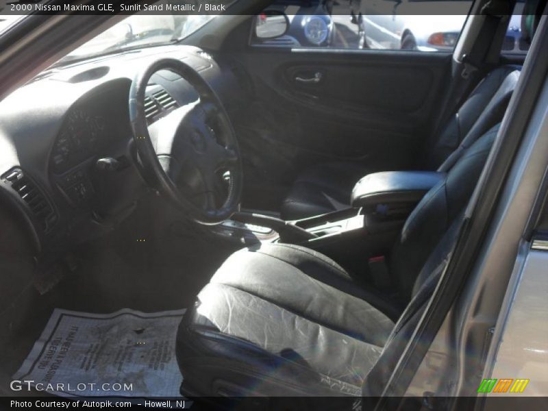 Sunlit Sand Metallic / Black 2000 Nissan Maxima GLE