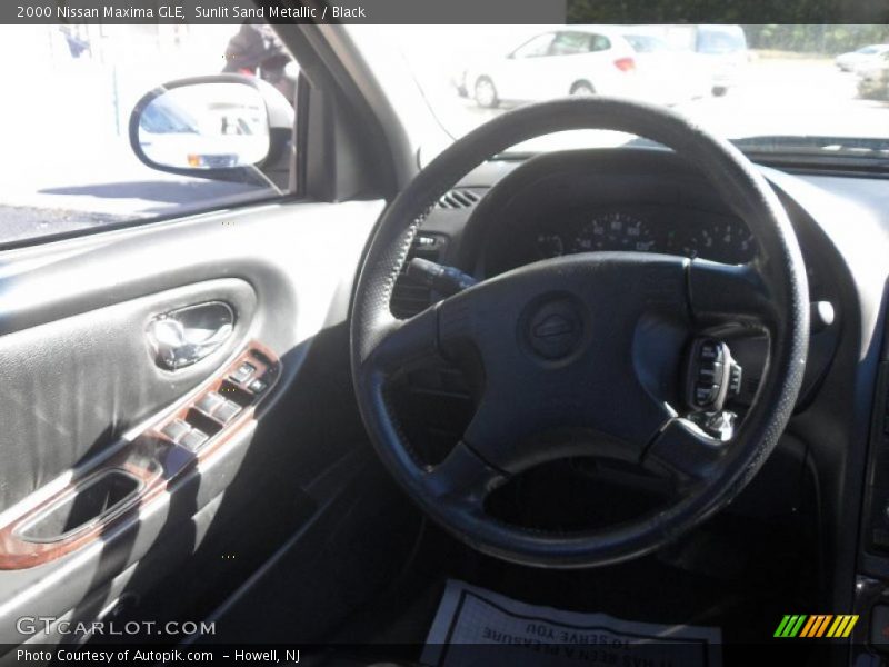 Sunlit Sand Metallic / Black 2000 Nissan Maxima GLE