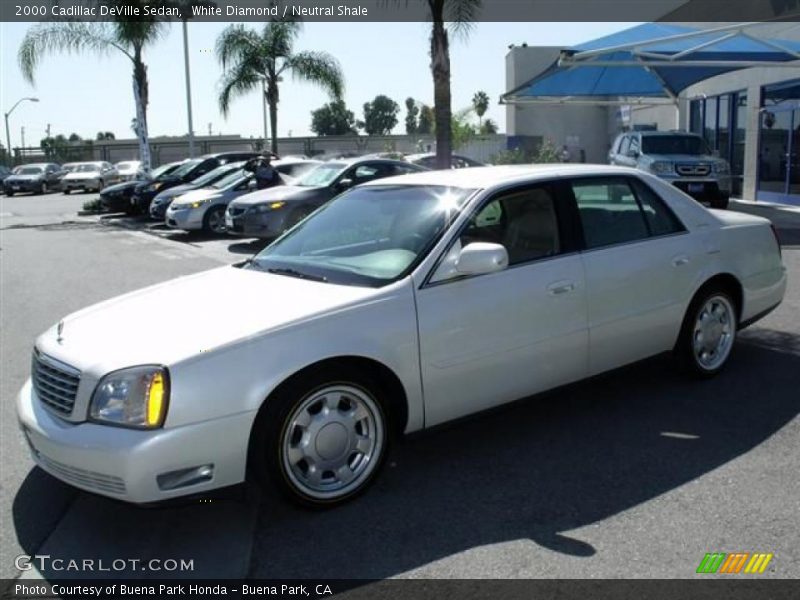 White Diamond / Neutral Shale 2000 Cadillac DeVille Sedan