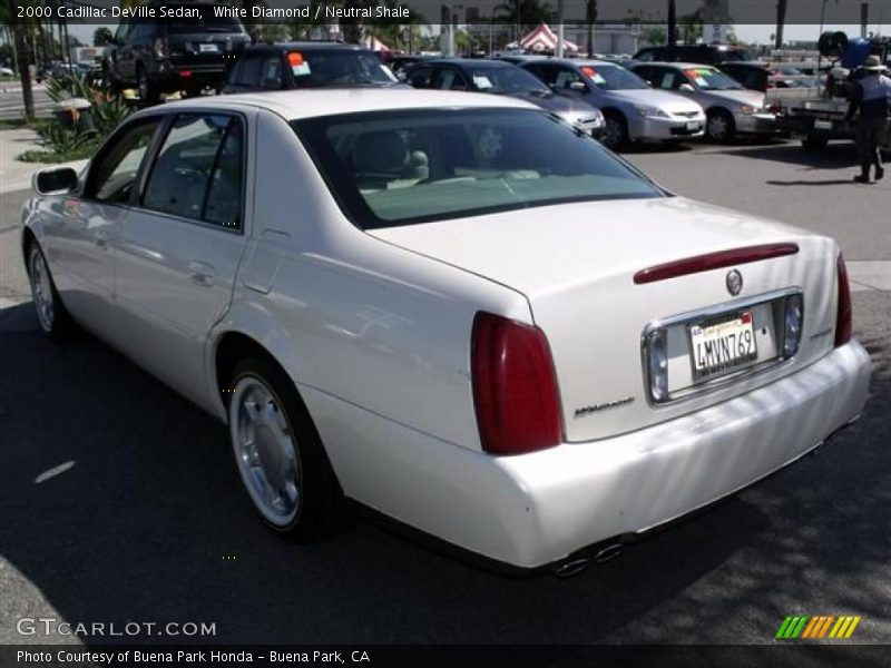 White Diamond / Neutral Shale 2000 Cadillac DeVille Sedan