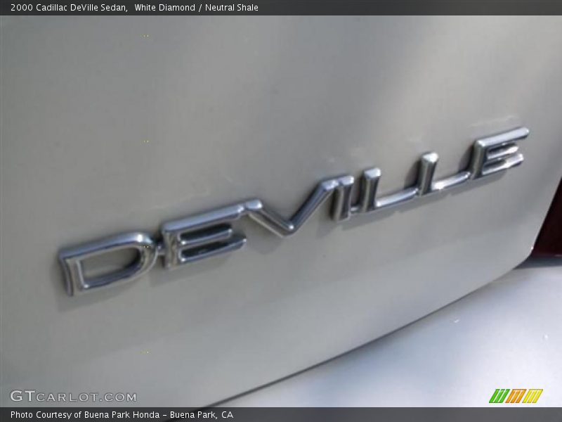 2000 DeVille Sedan Logo
