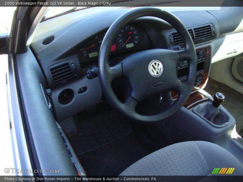 Black Magic / Grey 2000 Volkswagen Passat GLS V6 Sedan