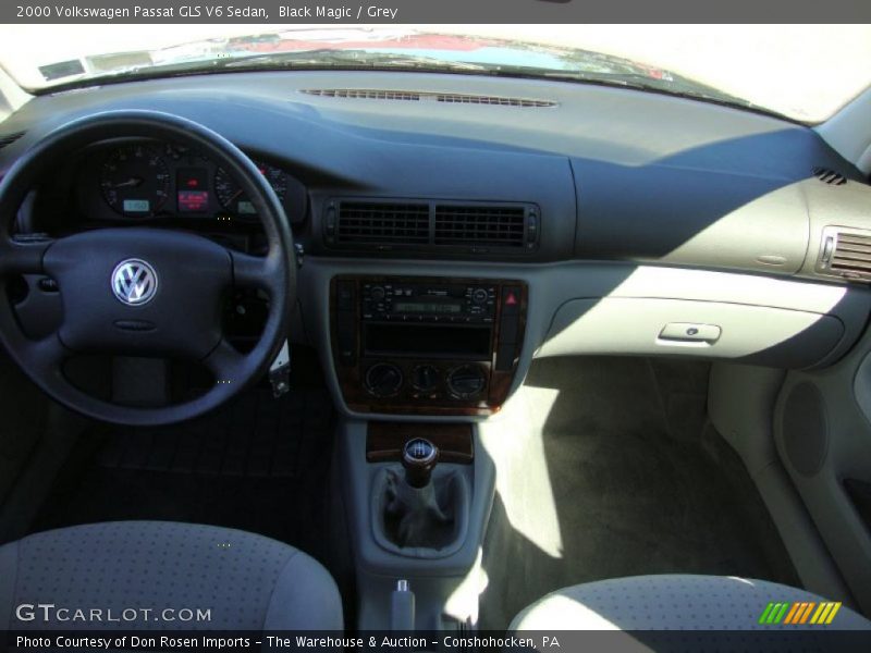 Black Magic / Grey 2000 Volkswagen Passat GLS V6 Sedan