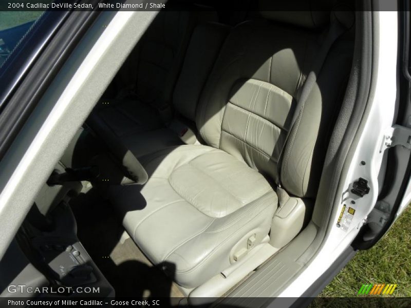 White Diamond / Shale 2004 Cadillac DeVille Sedan