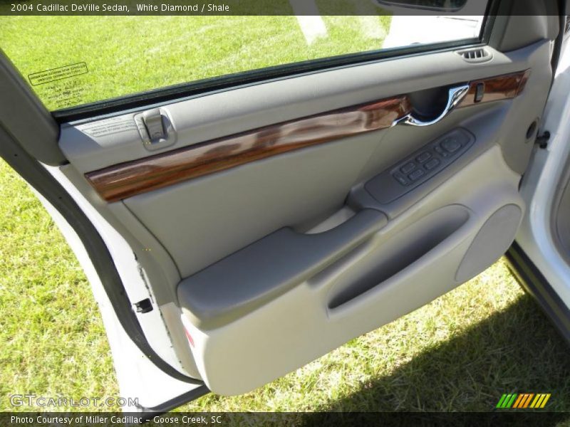 White Diamond / Shale 2004 Cadillac DeVille Sedan