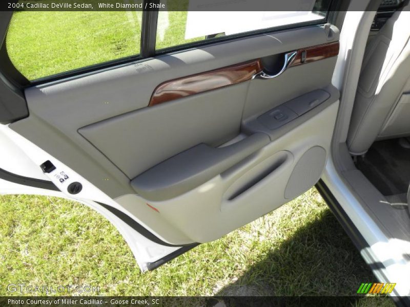 White Diamond / Shale 2004 Cadillac DeVille Sedan