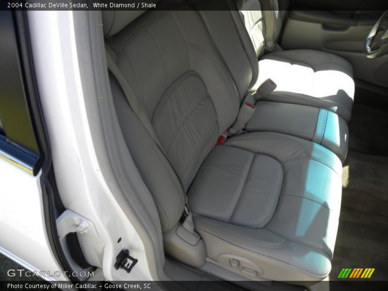 White Diamond / Shale 2004 Cadillac DeVille Sedan