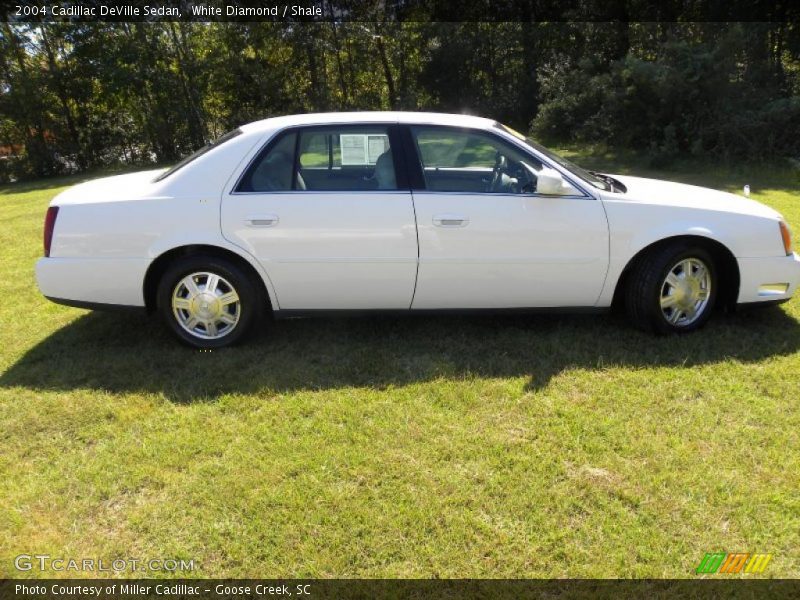 White Diamond / Shale 2004 Cadillac DeVille Sedan