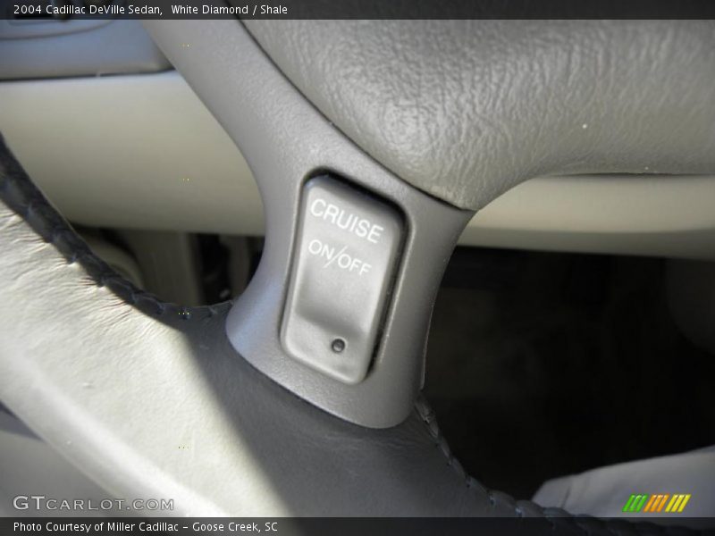 White Diamond / Shale 2004 Cadillac DeVille Sedan