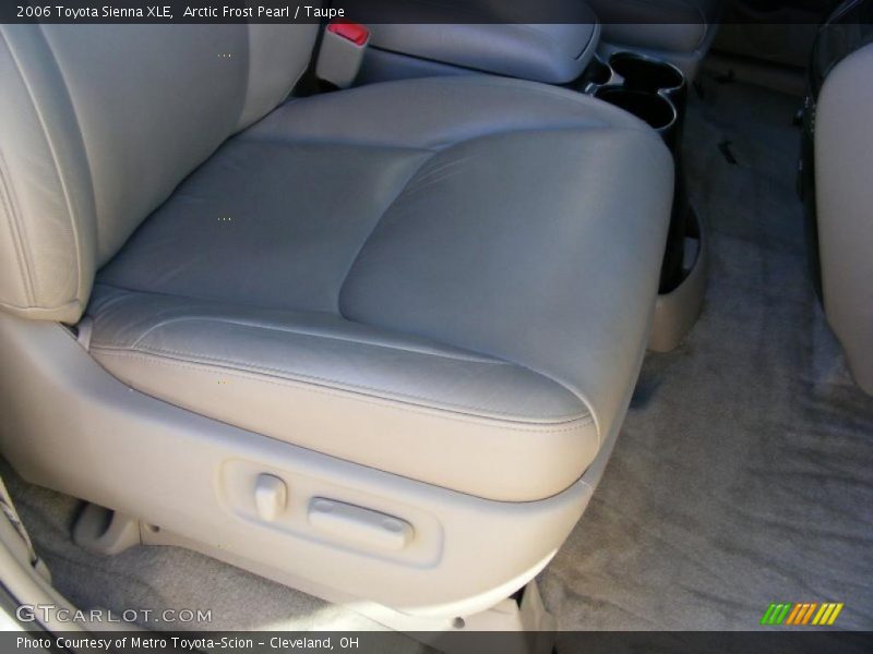 Arctic Frost Pearl / Taupe 2006 Toyota Sienna XLE