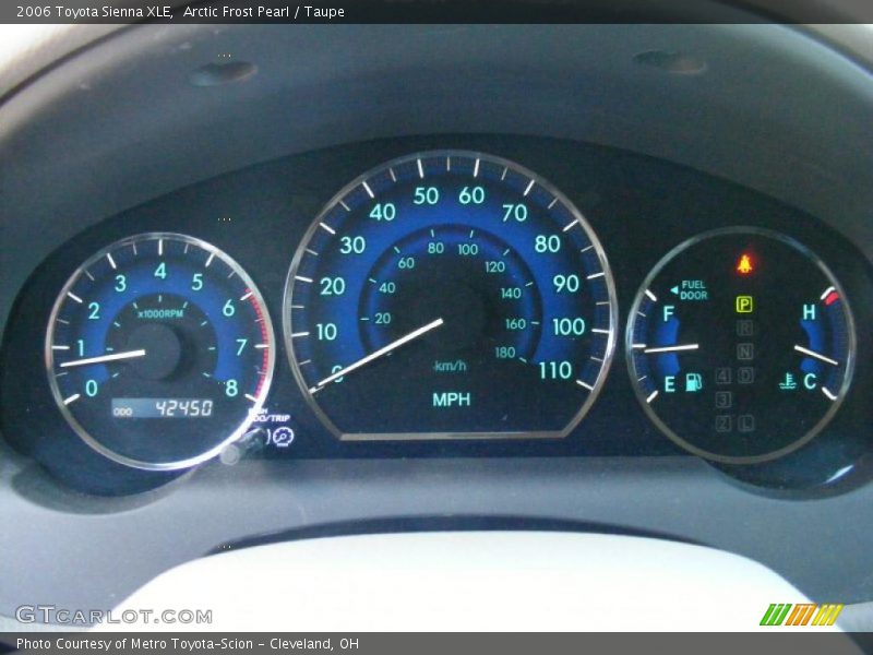 Arctic Frost Pearl / Taupe 2006 Toyota Sienna XLE