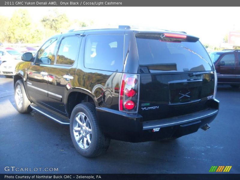 Onyx Black / Cocoa/Light Cashmere 2011 GMC Yukon Denali AWD