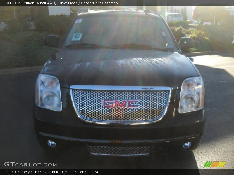 Onyx Black / Cocoa/Light Cashmere 2011 GMC Yukon Denali AWD