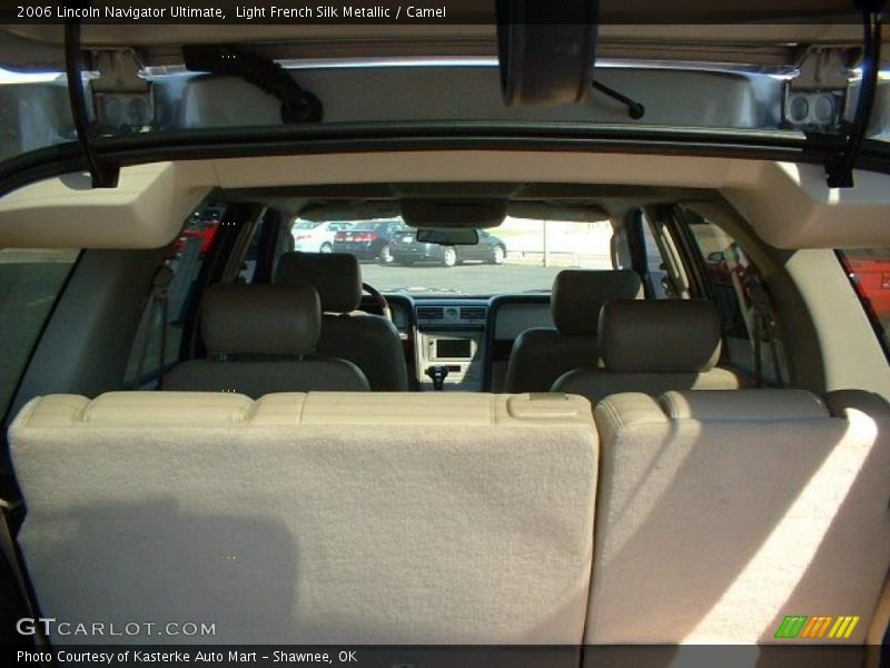 Light French Silk Metallic / Camel 2006 Lincoln Navigator Ultimate