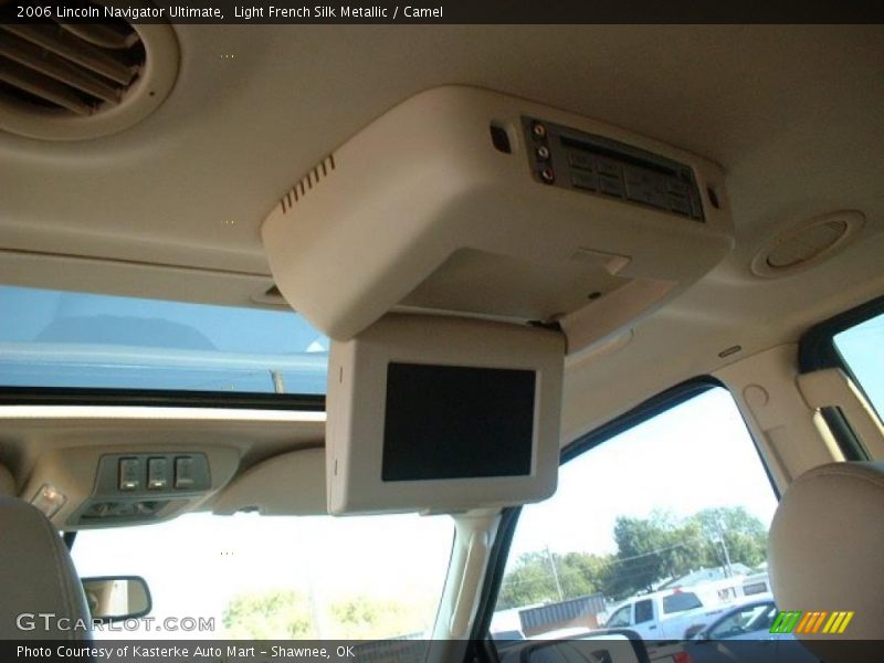 Light French Silk Metallic / Camel 2006 Lincoln Navigator Ultimate