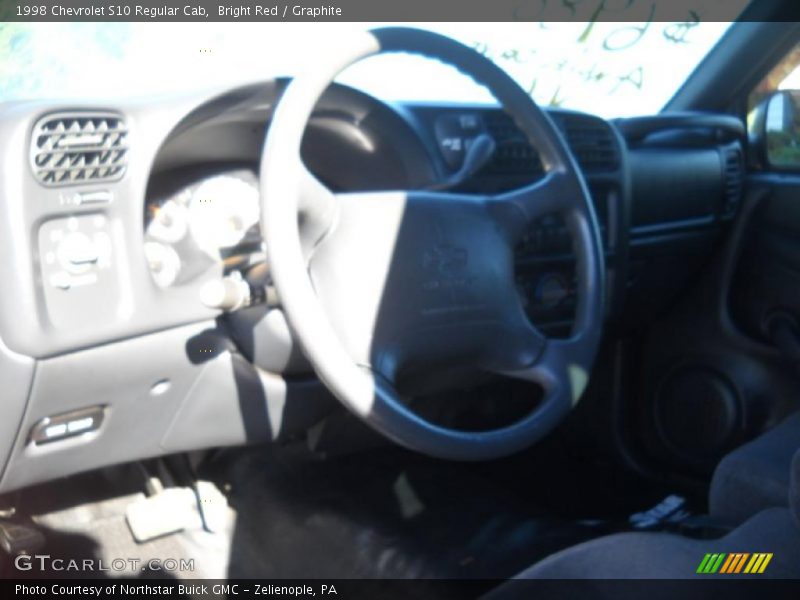 Bright Red / Graphite 1998 Chevrolet S10 Regular Cab