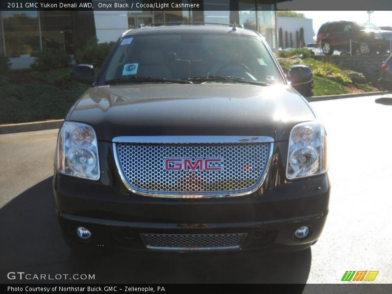 Onyx Black / Cocoa/Light Cashmere 2011 GMC Yukon Denali AWD