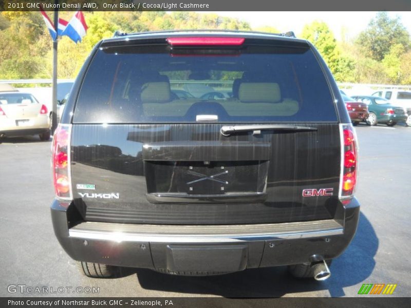 Onyx Black / Cocoa/Light Cashmere 2011 GMC Yukon Denali AWD