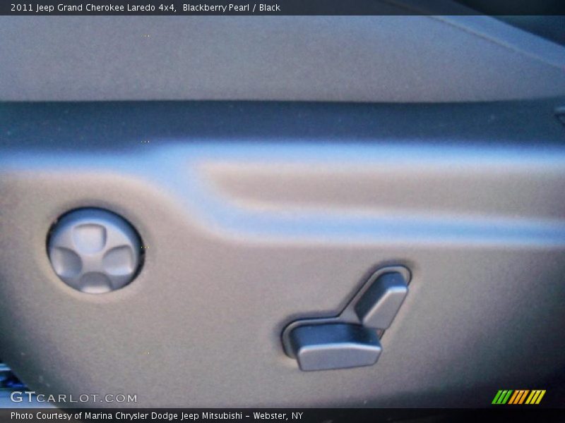 Blackberry Pearl / Black 2011 Jeep Grand Cherokee Laredo 4x4