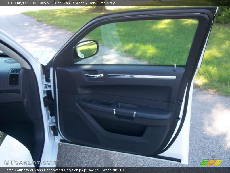 Cool Vanilla White / Dark Slate Gray 2010 Chrysler 300 300S V6