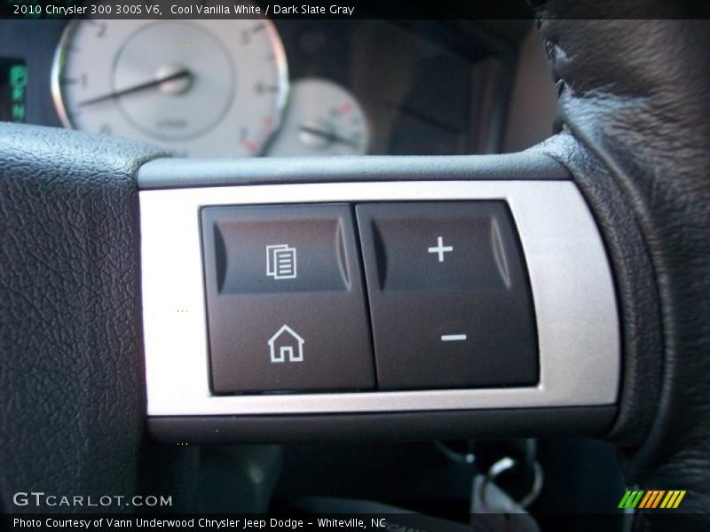 Cool Vanilla White / Dark Slate Gray 2010 Chrysler 300 300S V6