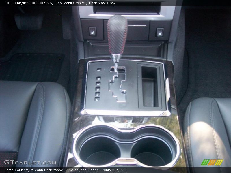 Cool Vanilla White / Dark Slate Gray 2010 Chrysler 300 300S V6