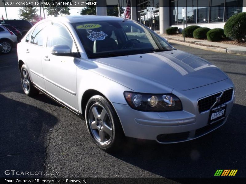 Silver Metallic / Off-Black 2007 Volvo S40 T5 AWD