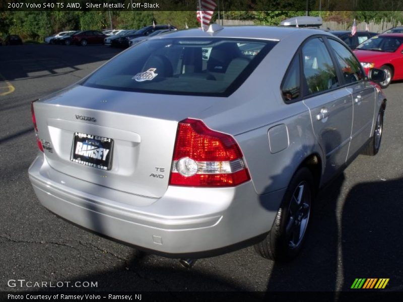 Silver Metallic / Off-Black 2007 Volvo S40 T5 AWD