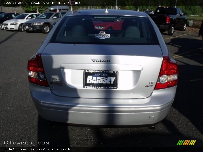 Silver Metallic / Off-Black 2007 Volvo S40 T5 AWD