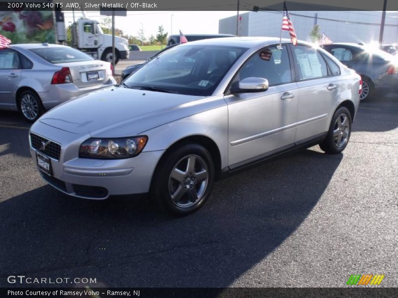 Silver Metallic / Off-Black 2007 Volvo S40 T5 AWD