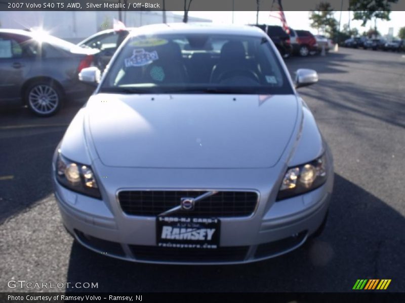 Silver Metallic / Off-Black 2007 Volvo S40 T5 AWD