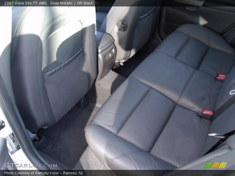 Silver Metallic / Off-Black 2007 Volvo S40 T5 AWD