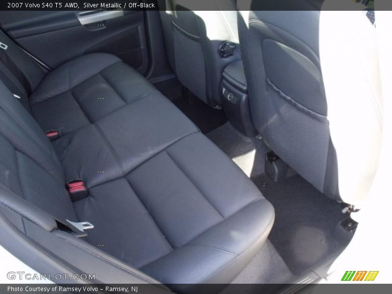 Silver Metallic / Off-Black 2007 Volvo S40 T5 AWD