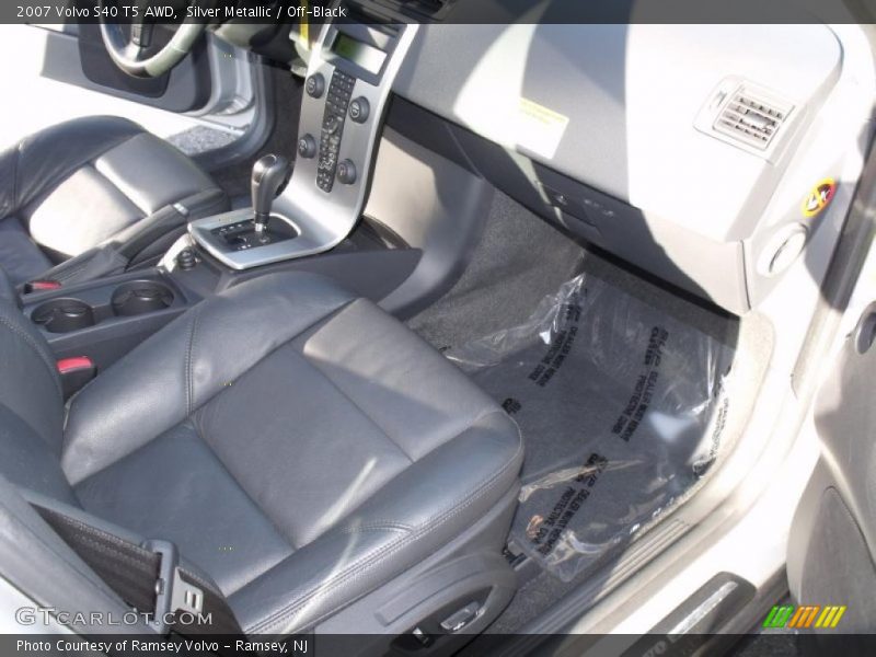 Silver Metallic / Off-Black 2007 Volvo S40 T5 AWD