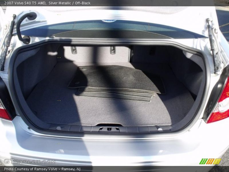 Silver Metallic / Off-Black 2007 Volvo S40 T5 AWD