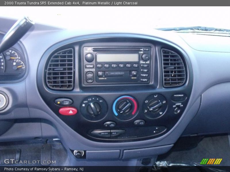 Platinum Metallic / Light Charcoal 2000 Toyota Tundra SR5 Extended Cab 4x4