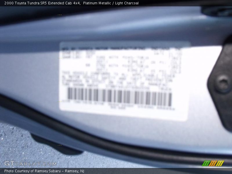Platinum Metallic / Light Charcoal 2000 Toyota Tundra SR5 Extended Cab 4x4