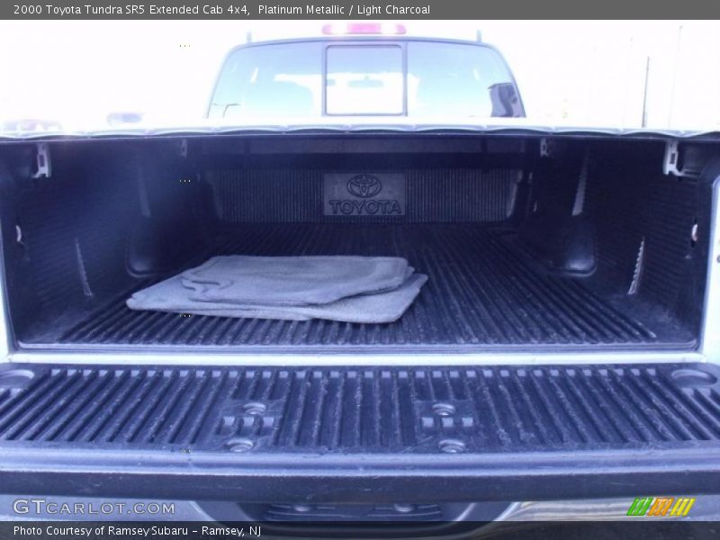 Platinum Metallic / Light Charcoal 2000 Toyota Tundra SR5 Extended Cab 4x4