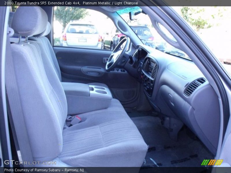 Platinum Metallic / Light Charcoal 2000 Toyota Tundra SR5 Extended Cab 4x4