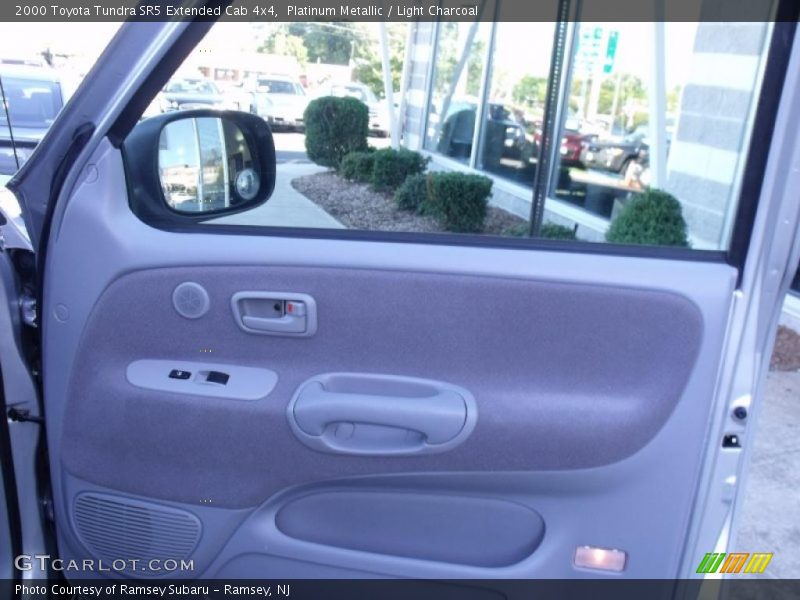 Platinum Metallic / Light Charcoal 2000 Toyota Tundra SR5 Extended Cab 4x4