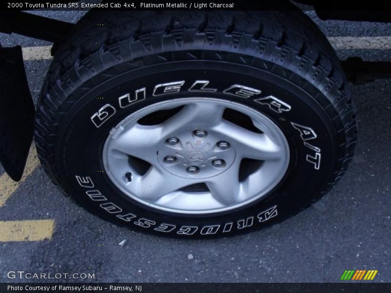 Platinum Metallic / Light Charcoal 2000 Toyota Tundra SR5 Extended Cab 4x4