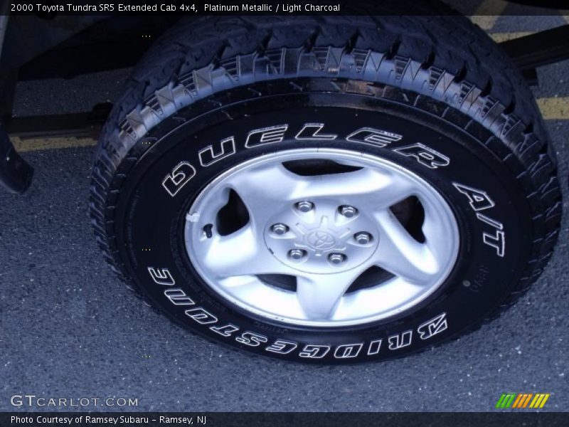 Platinum Metallic / Light Charcoal 2000 Toyota Tundra SR5 Extended Cab 4x4