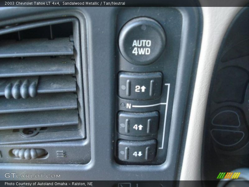 Sandalwood Metallic / Tan/Neutral 2003 Chevrolet Tahoe LT 4x4