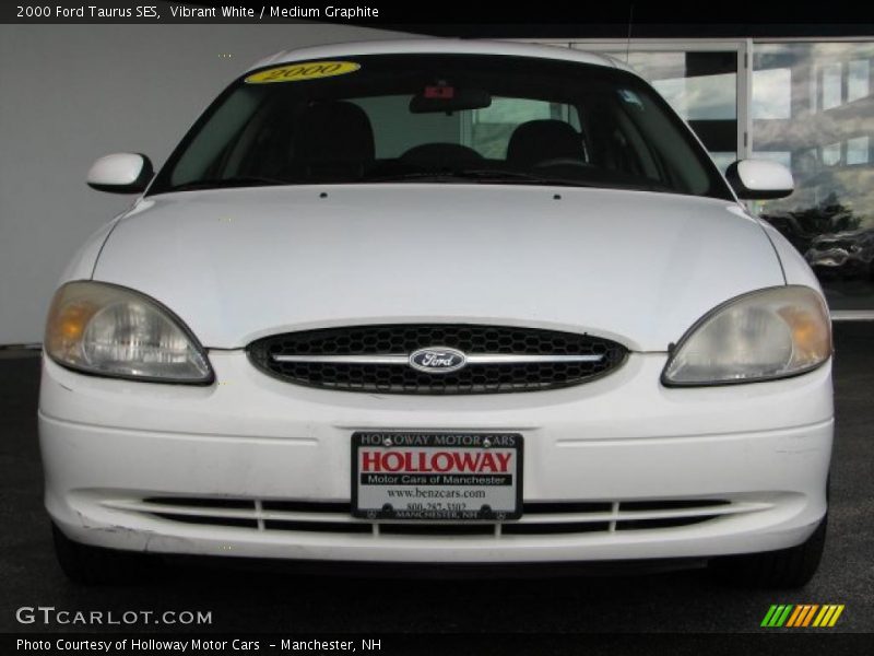 Vibrant White / Medium Graphite 2000 Ford Taurus SES