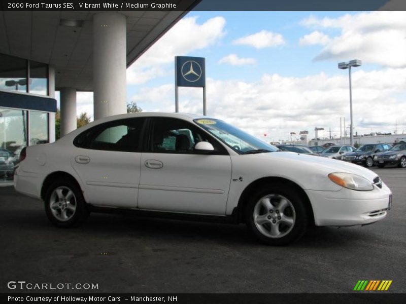 Vibrant White / Medium Graphite 2000 Ford Taurus SES