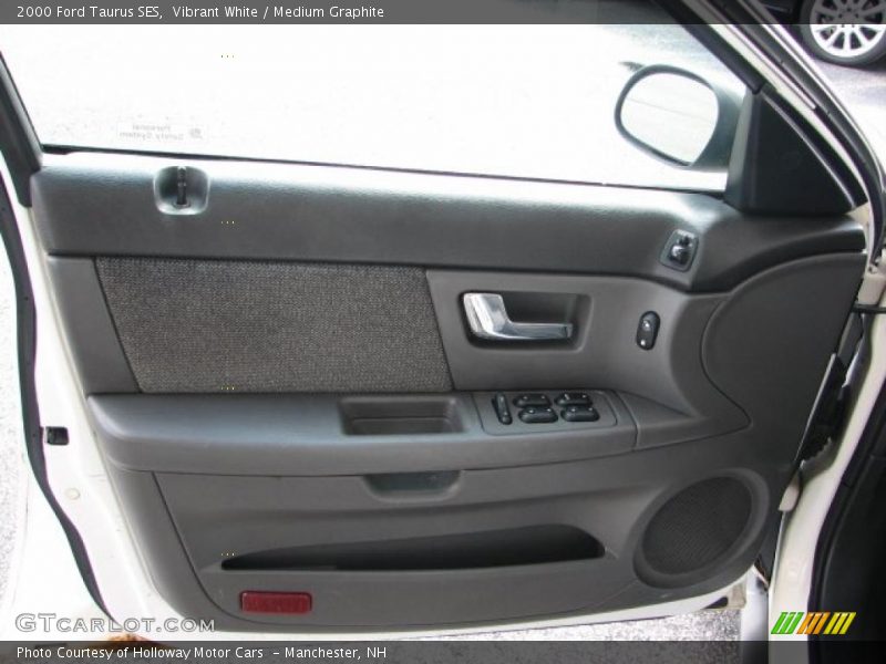 Vibrant White / Medium Graphite 2000 Ford Taurus SES