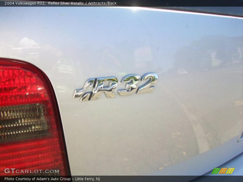 Reflex Silver Metallic / Anthracite/Black 2004 Volkswagen R32