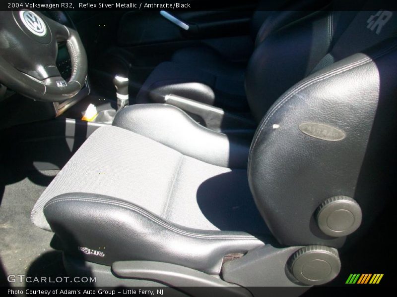 Reflex Silver Metallic / Anthracite/Black 2004 Volkswagen R32