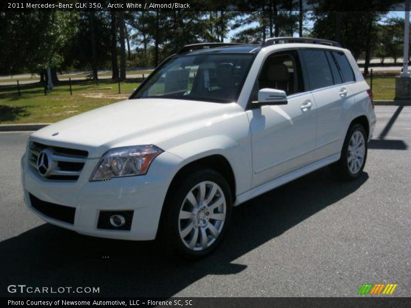 Arctic White / Almond/Black 2011 Mercedes-Benz GLK 350