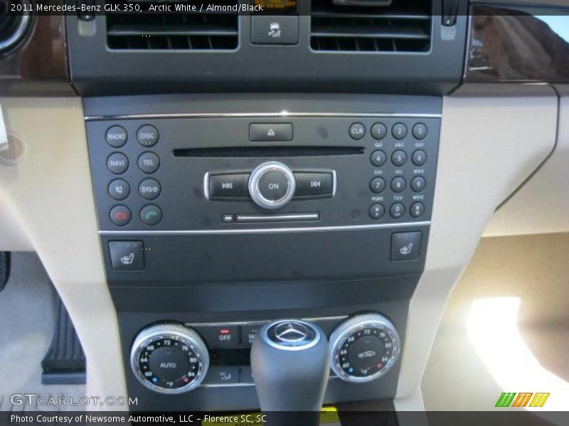 Arctic White / Almond/Black 2011 Mercedes-Benz GLK 350